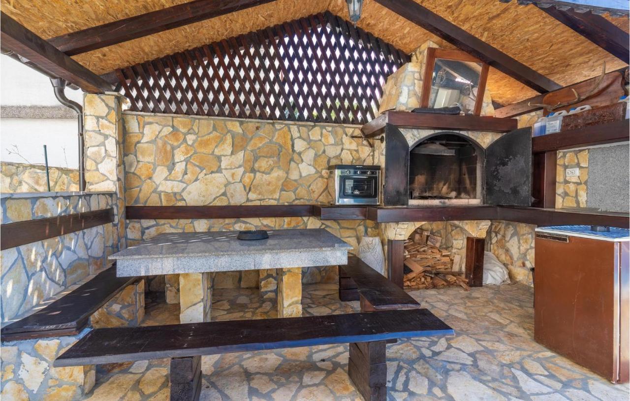 Cozy Apartment In Krk With Kitchen Krk Town Exterior foto